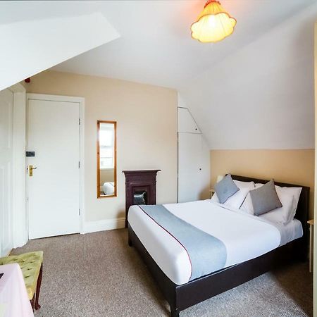 シェフィールド The Briary Bed & Breakfast エクステリア 写真