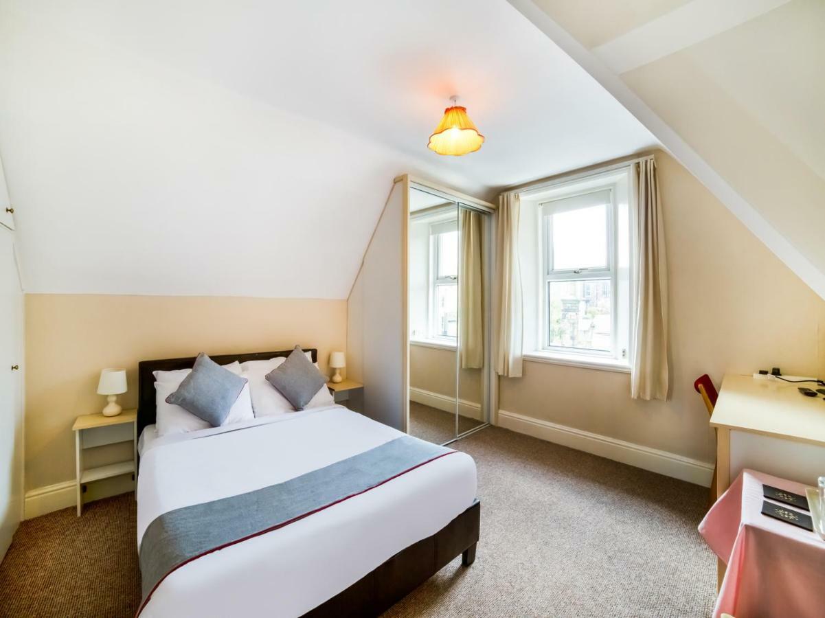 シェフィールド The Briary Bed & Breakfast エクステリア 写真